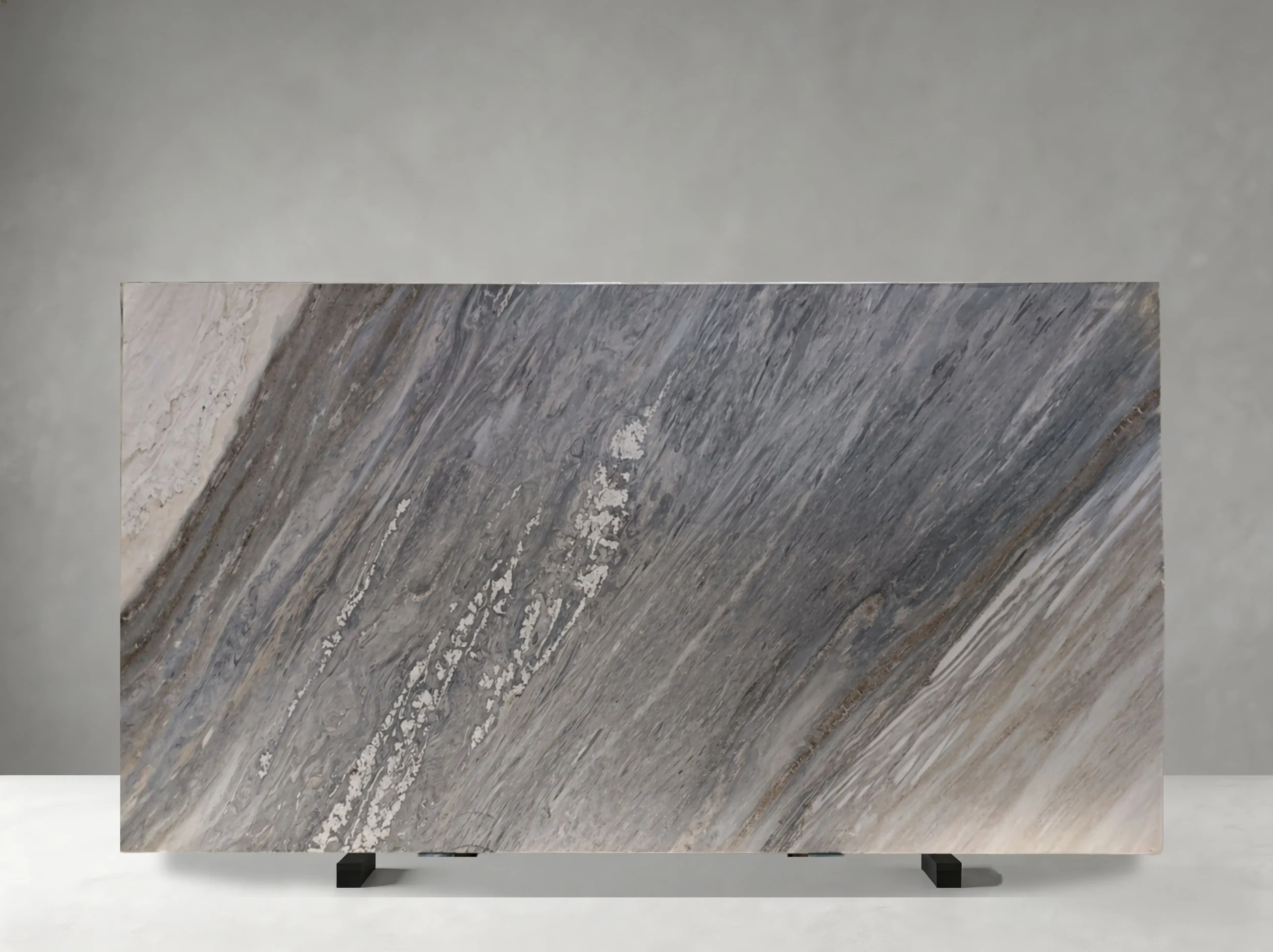 palissandro-white-marble-slab-grey-linear-veining-01.webp palissandro white marble slab grey linear veining for floors walls and island tops