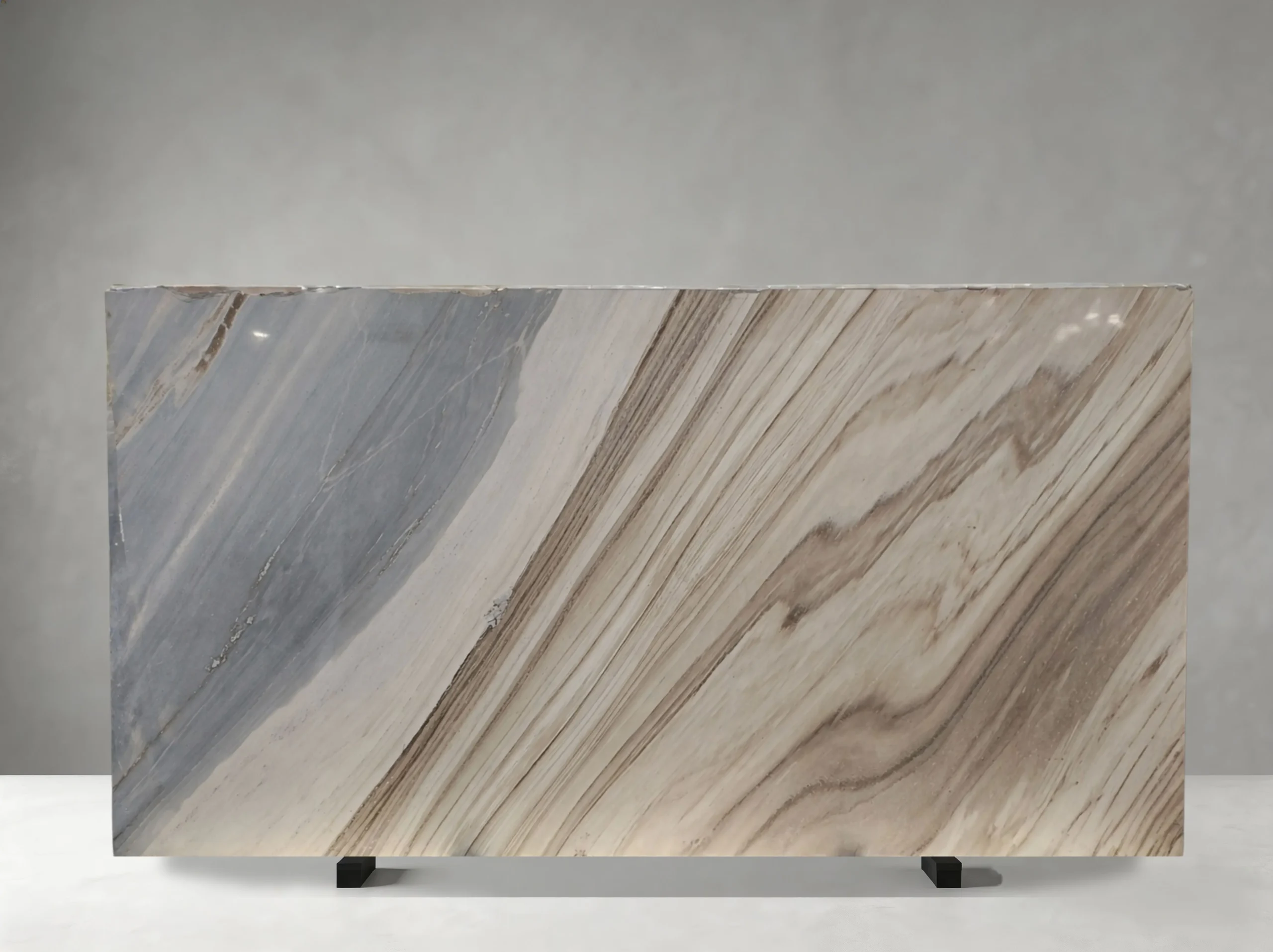 palissandro-white-marble-slab-soft-linear-texture-04.webp palissandro white marble slab soft linear texture for wall cladding and table tops
