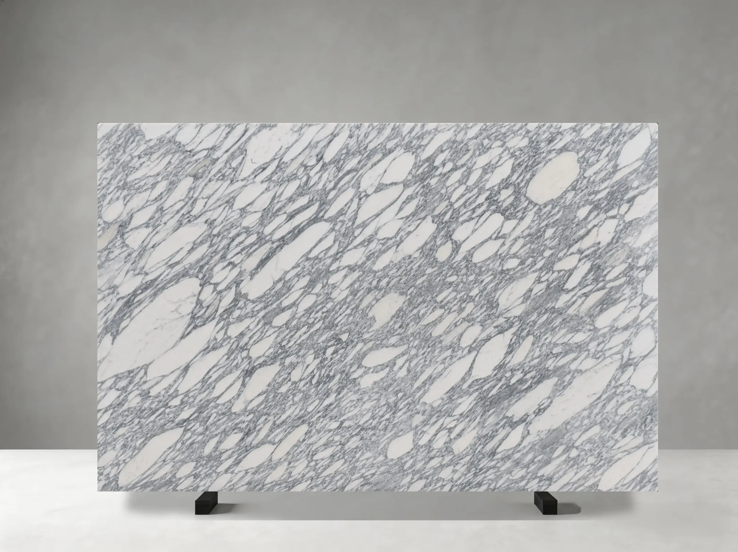 arabascato-bianco-marble-natural-grey-vein-slab-05.webp arabascato bianco marble natural grey vein slab for island tops and table tops