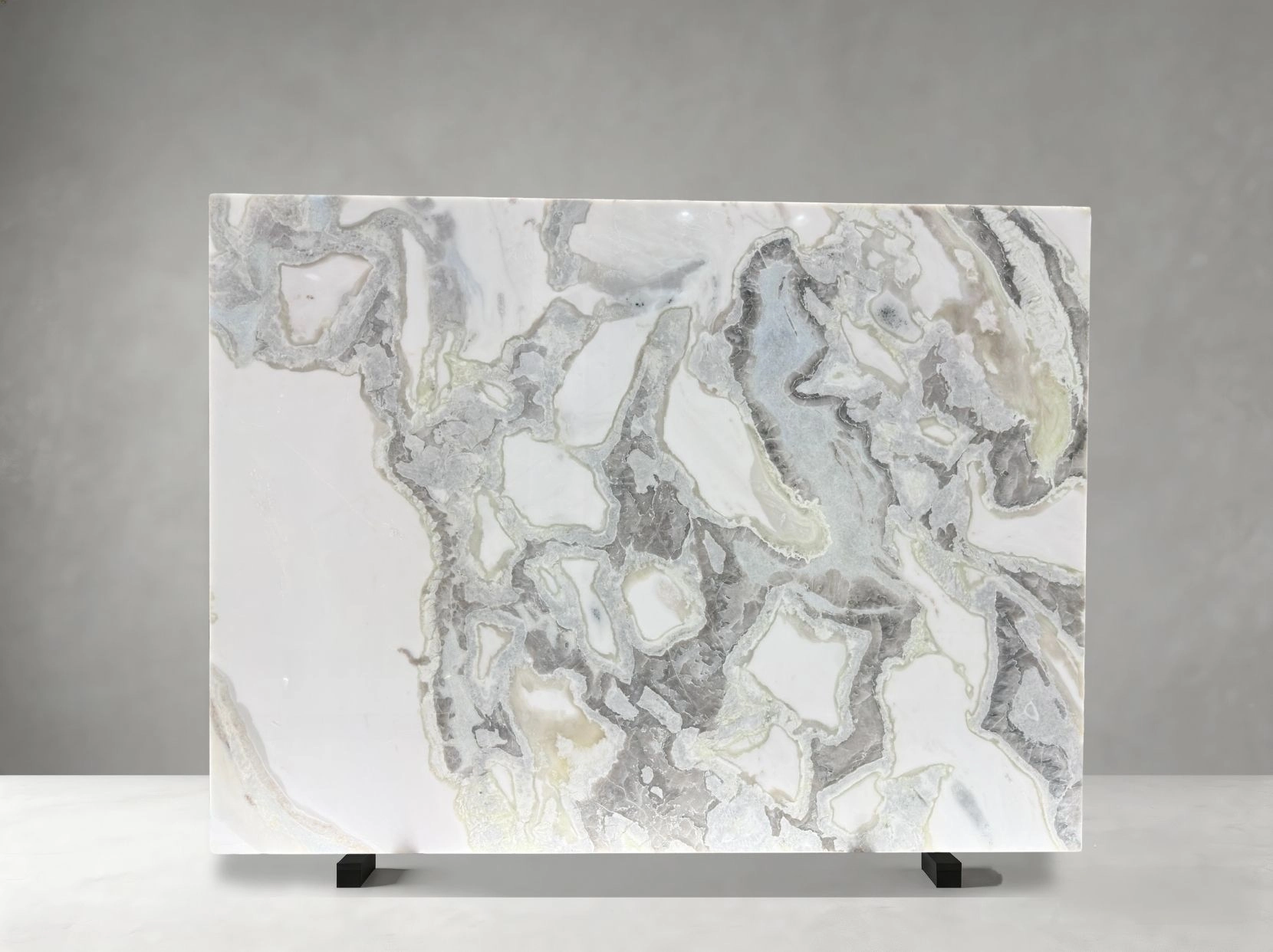caribbean-island-marble-polished-white-grey-slab-04.webp caribbean island marble polished white grey slab for luxury interiors