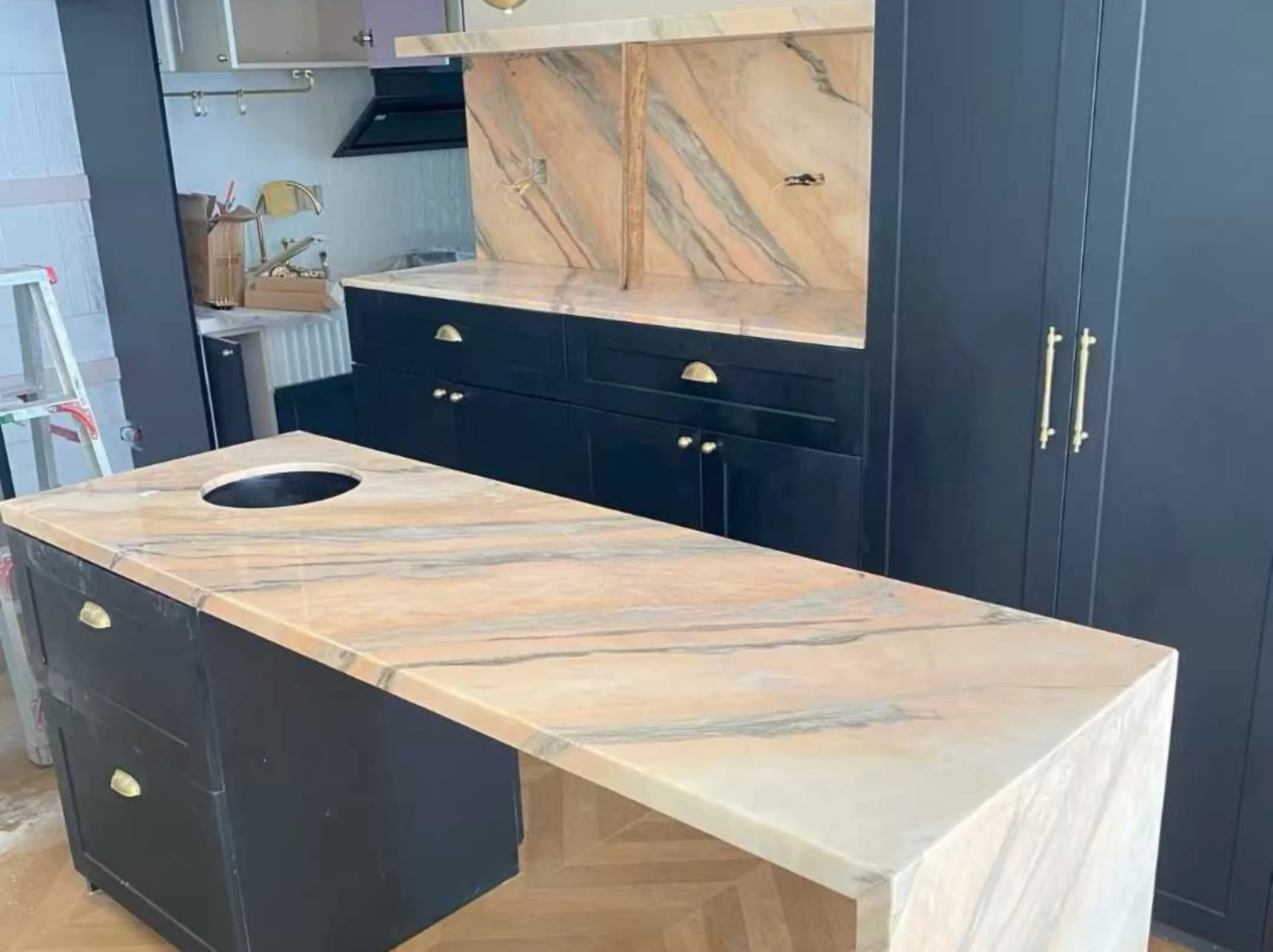 estramoz-pink-marble-kitchen-island-countertop-01.webp estramoz pink marble kitchen island countertop