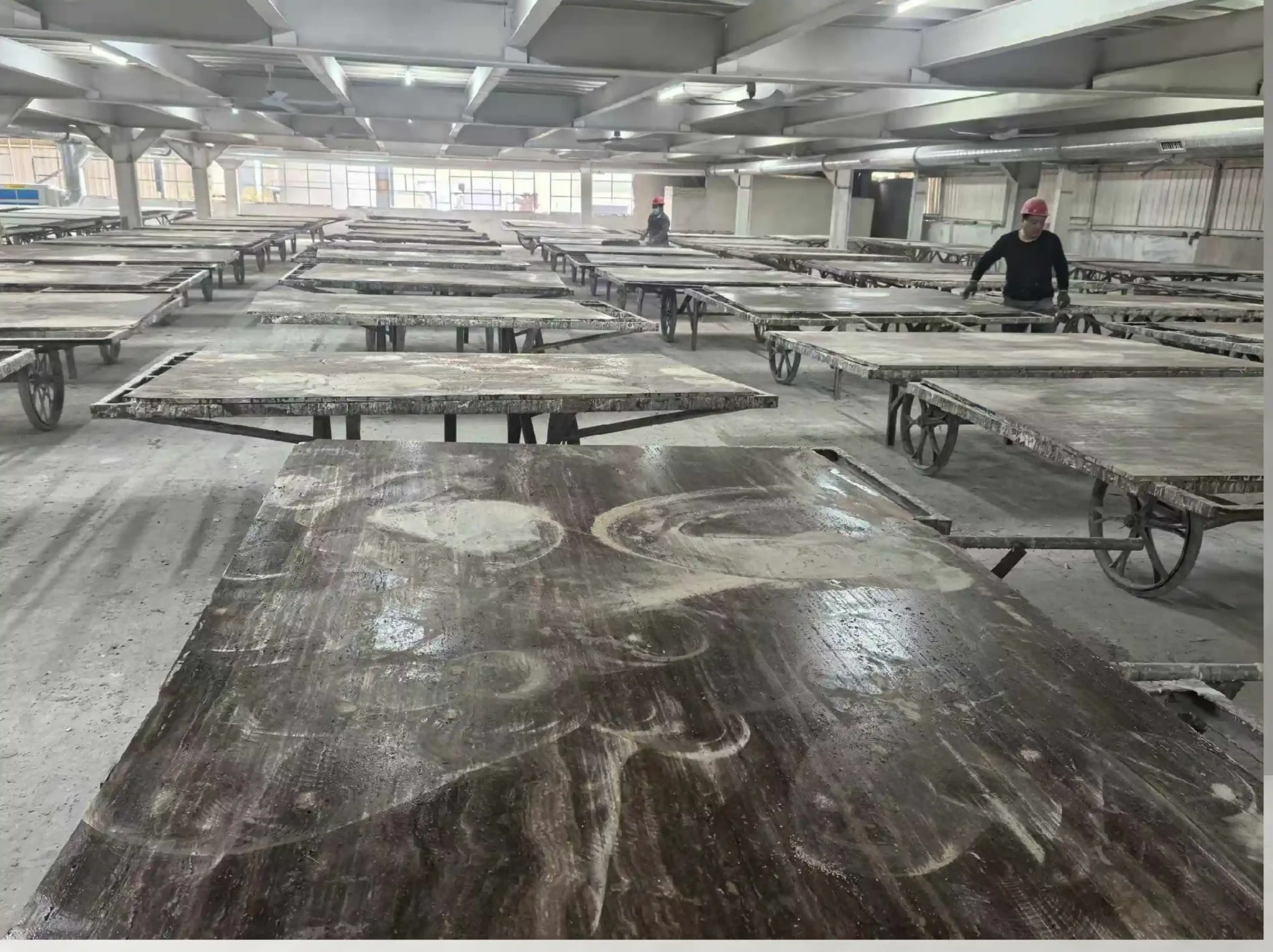 silver-gray-travertine-factory-slab-selection-01.webp silver gray travertine factory slab selection for custom stone projects