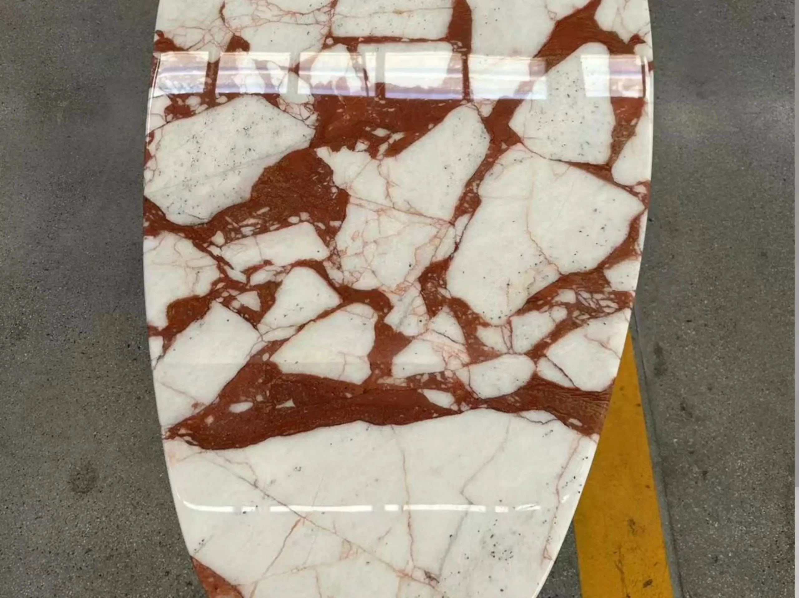 viola-red-marble-table-top-detail-01.webp viola red marble table top detail for luxury furniture project