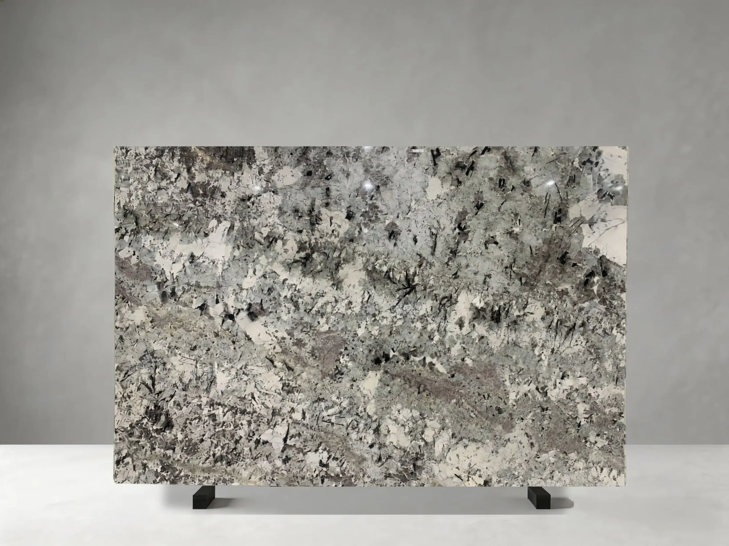 white-splendor-granite-slab-grey-black-crystal-pattern-03.webp white splendor granite slab grey black crystal pattern for wall and countertop projects