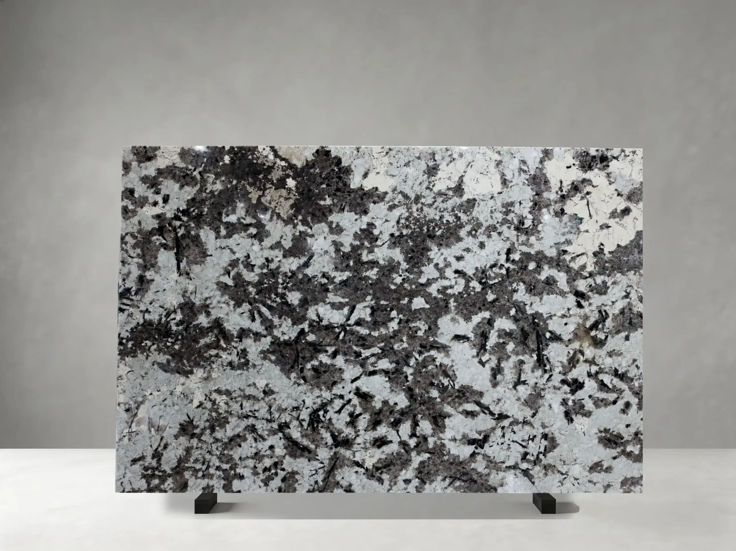 white-splendor-granite-slab-polished-mineral-texture-04.webp white splendor granite slab polished mineral texture for custom interior projects