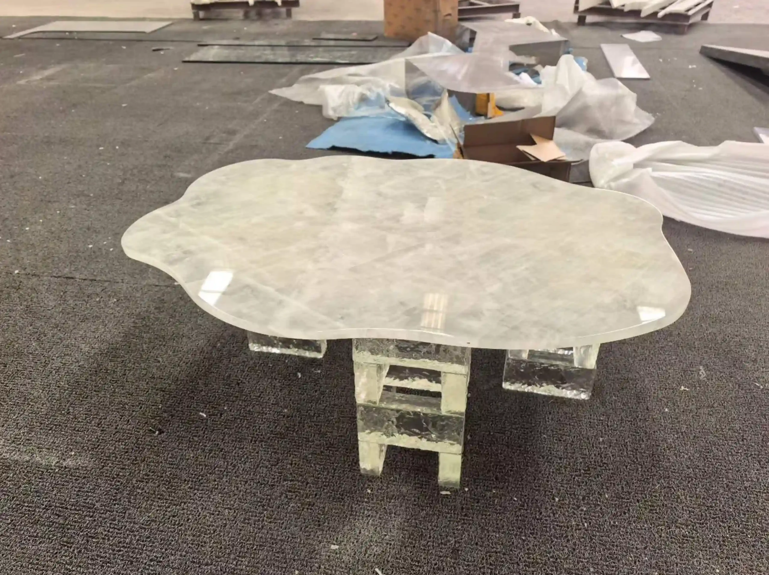 alba-crystal-quartzite-backlit-vanity-top-01.webp alba crystal quartzite backlit vanity top with translucent ice white stone texture