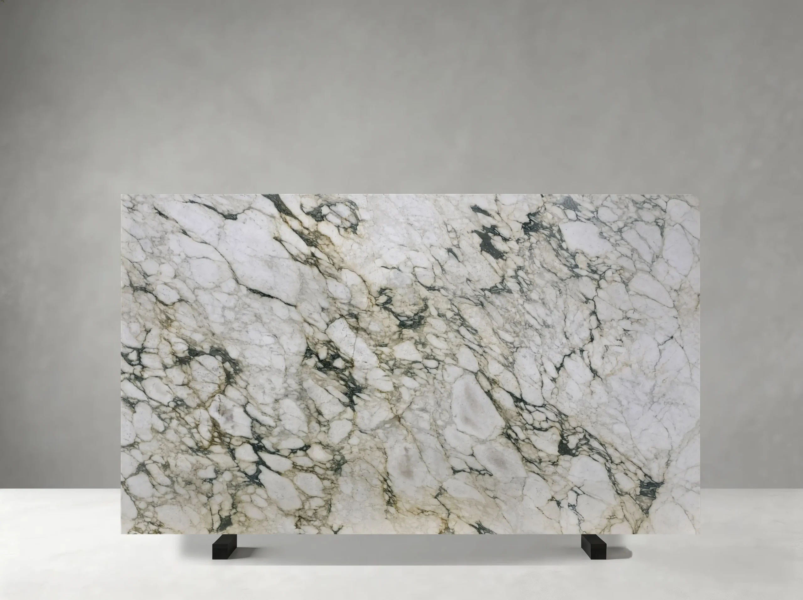 calacatta-monet-marble-slab-white-dark-veining-03.webp calacatta monet marble slab white base with dark blue grey veining