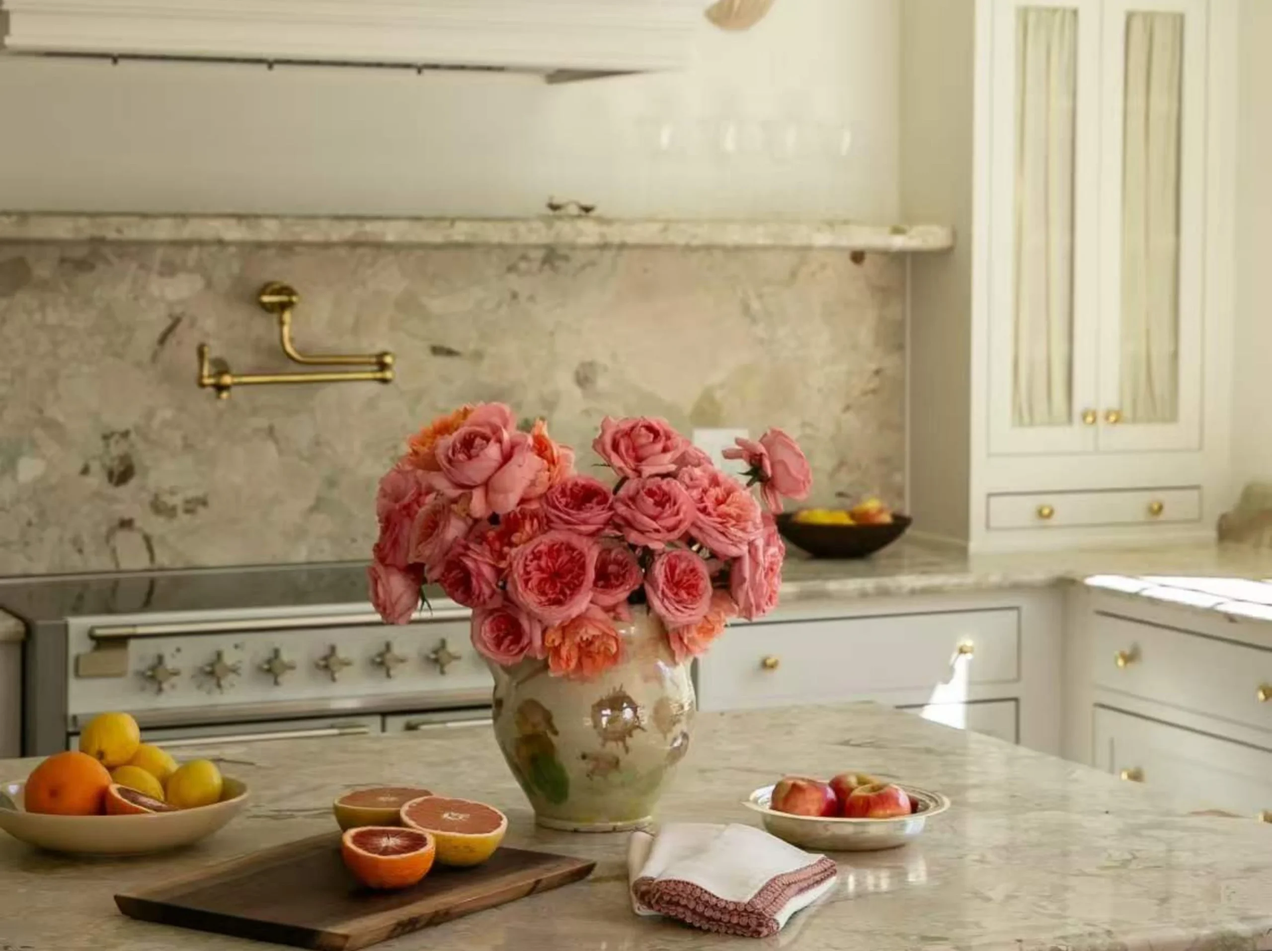 ceppo-siciliano-marble-kitchen-countertop-backsplash-03.webp ceppo siciliano marble kitchen countertop backsplash with beige green breccia texture