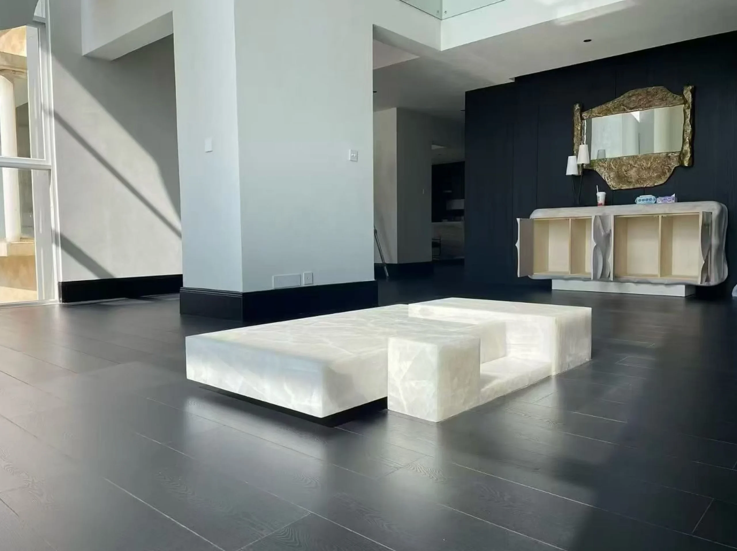 china-crystal-white-quartzite-backlit-coffee-table-01.webp china crystal white quartzite backlit coffee table with translucent crystal texture