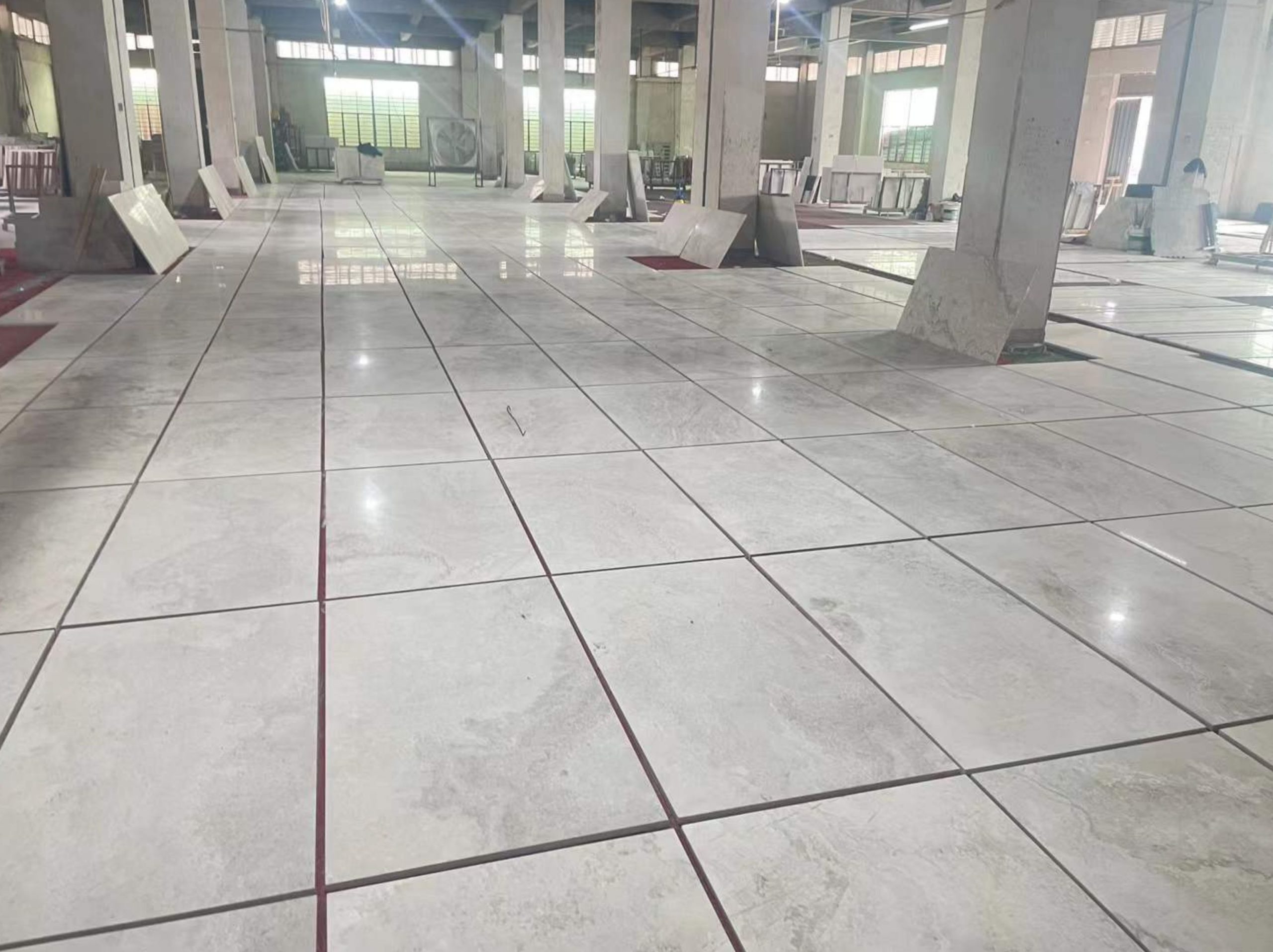china-serpeggiante-marble-floor-tile-project-layout-01.webp china-serpeggiante-marble-slab-soft-beige-grey-vein-05.webp