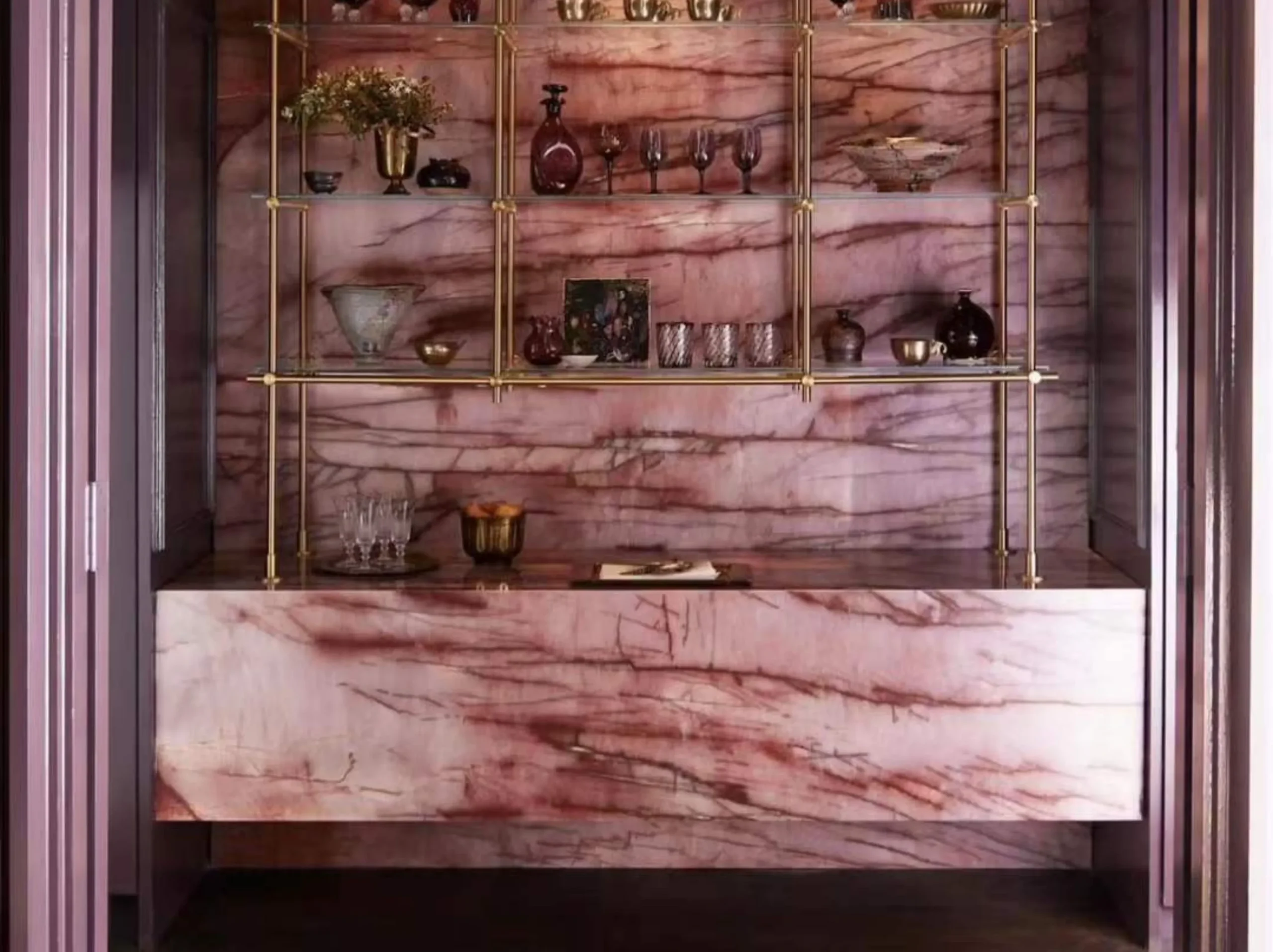 juliet-crystal-quartzite-bar-counter-wall-03.webp juliet crystal quartzite bar counter wall with rose pink veining