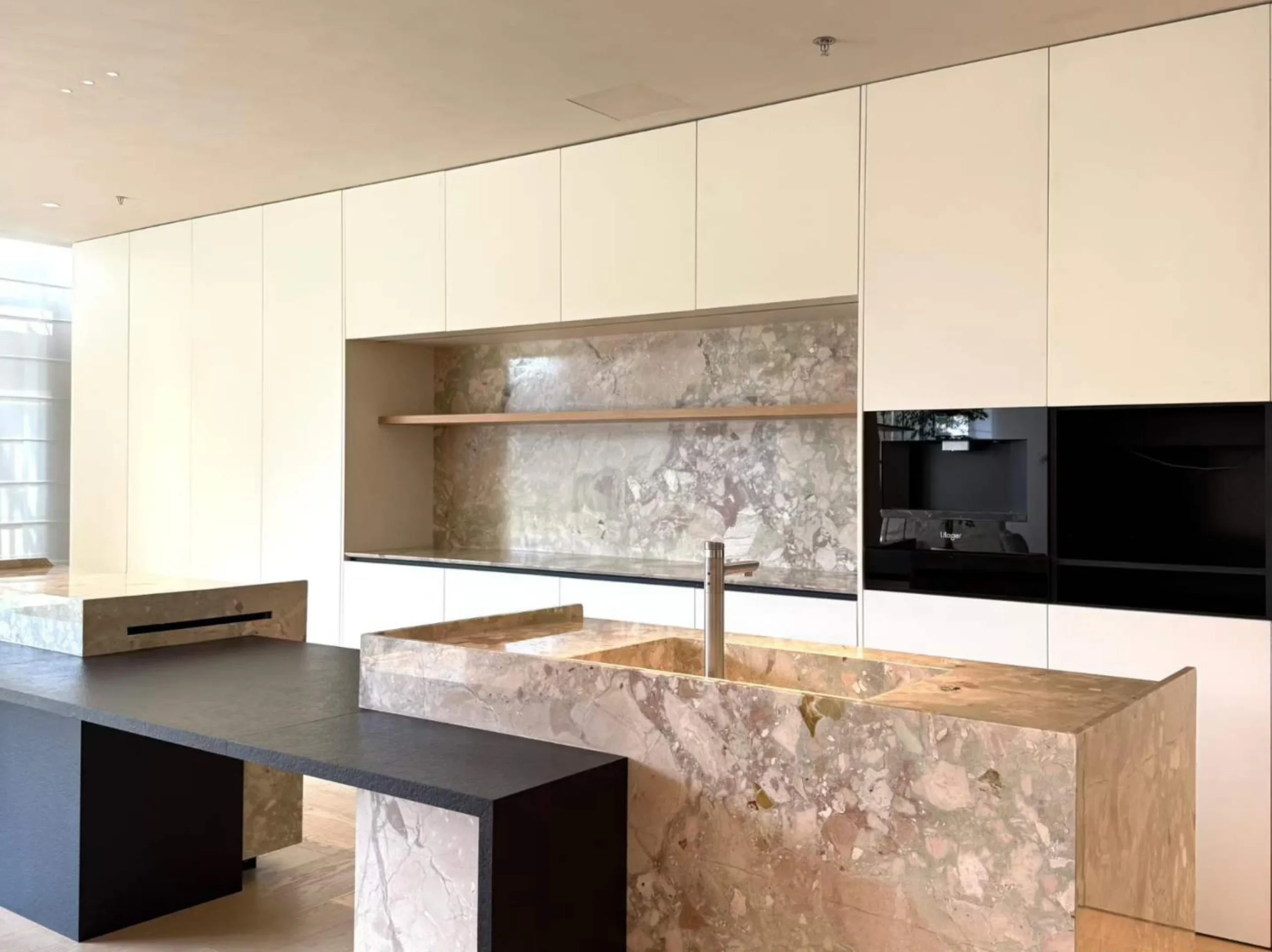 marmi-ceppo-di-sicilia-marble-kitchen-island-countertop-02.webp marmi ceppo di sicilia marble kitchen island countertop with beige green and pink breccia pattern