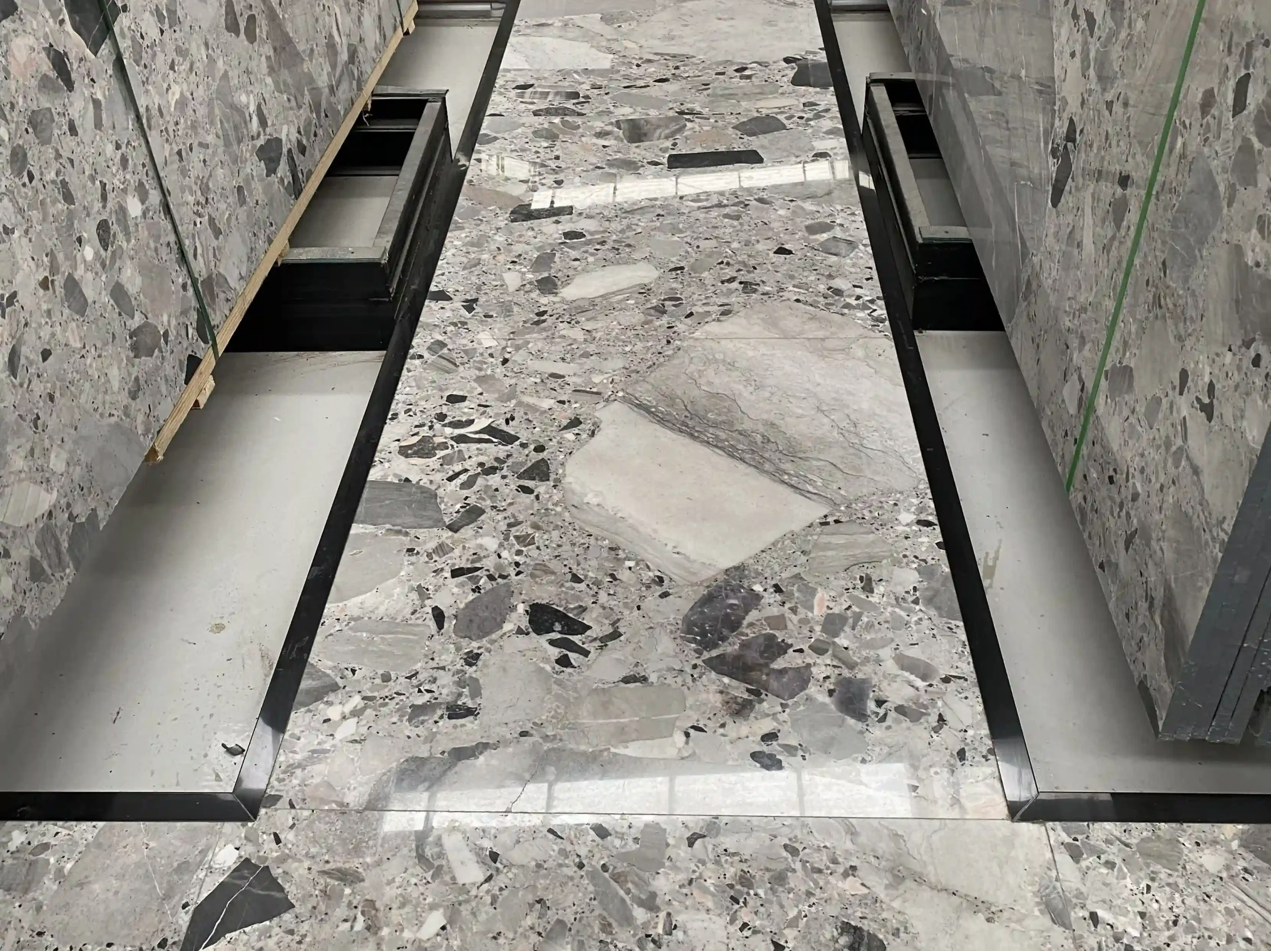 panda-grey-marble-polished-floor-wall-panel-03.webp panda grey marble polished floor and wall panels with grey white fragment texture