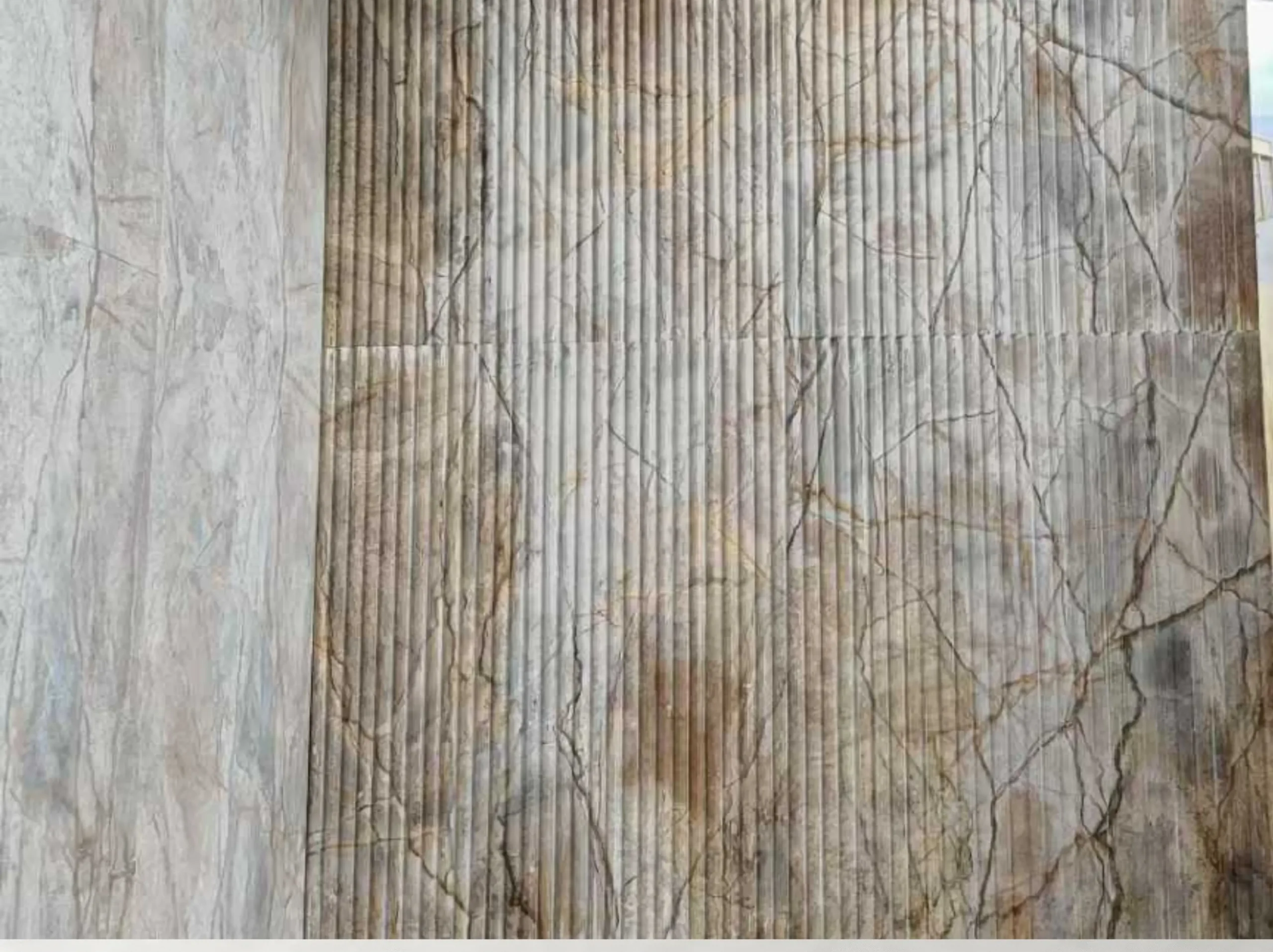 silver-roots-marble-fluted-wall-panel-03.webp silver roots marble fluted wall panel for feature wall cladding