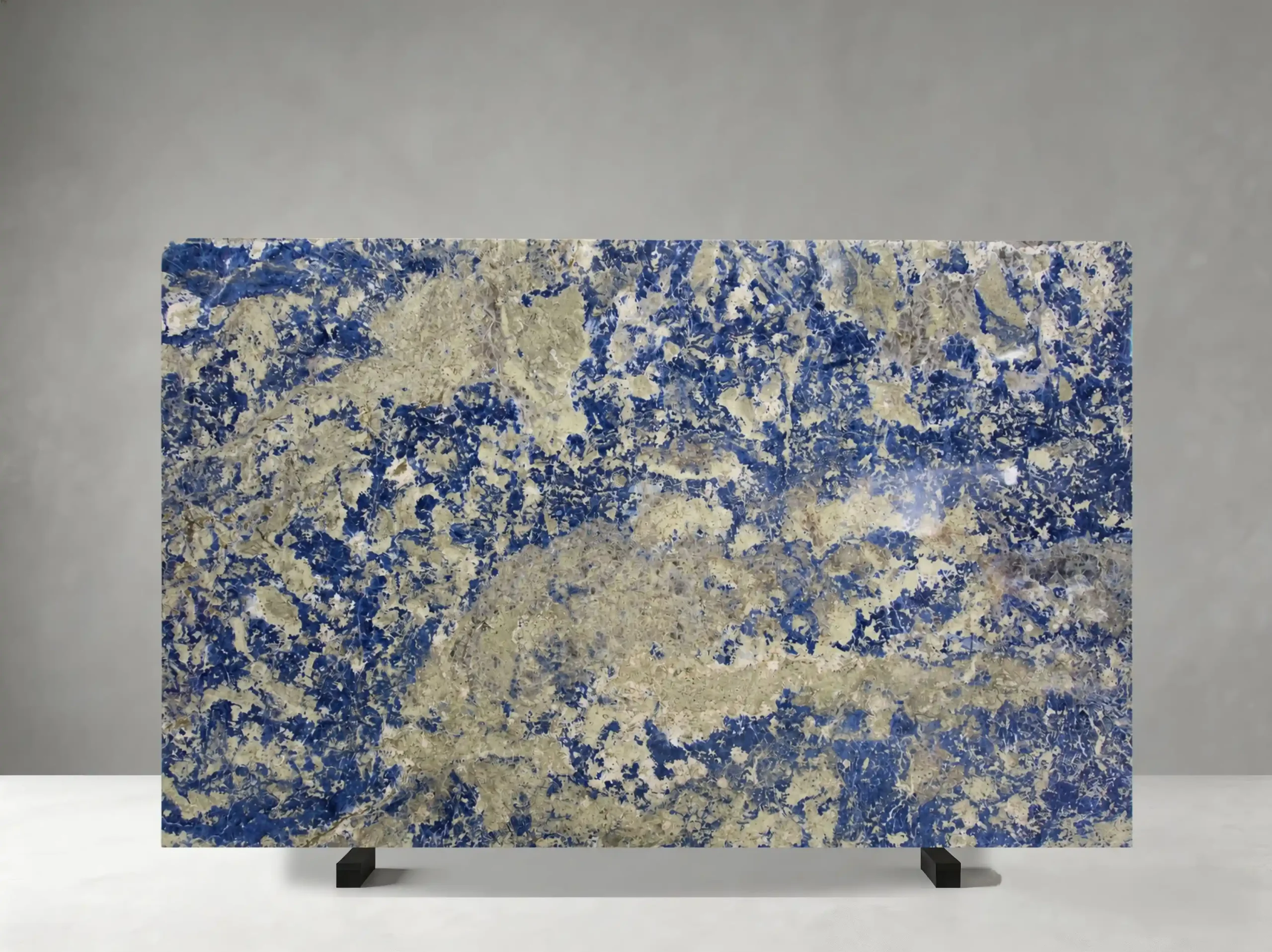 sodalite-blue-granite-slab-blue-cream-pattern-03.webp sodalite blue granite slab blue cream pattern for walls floors and island tops