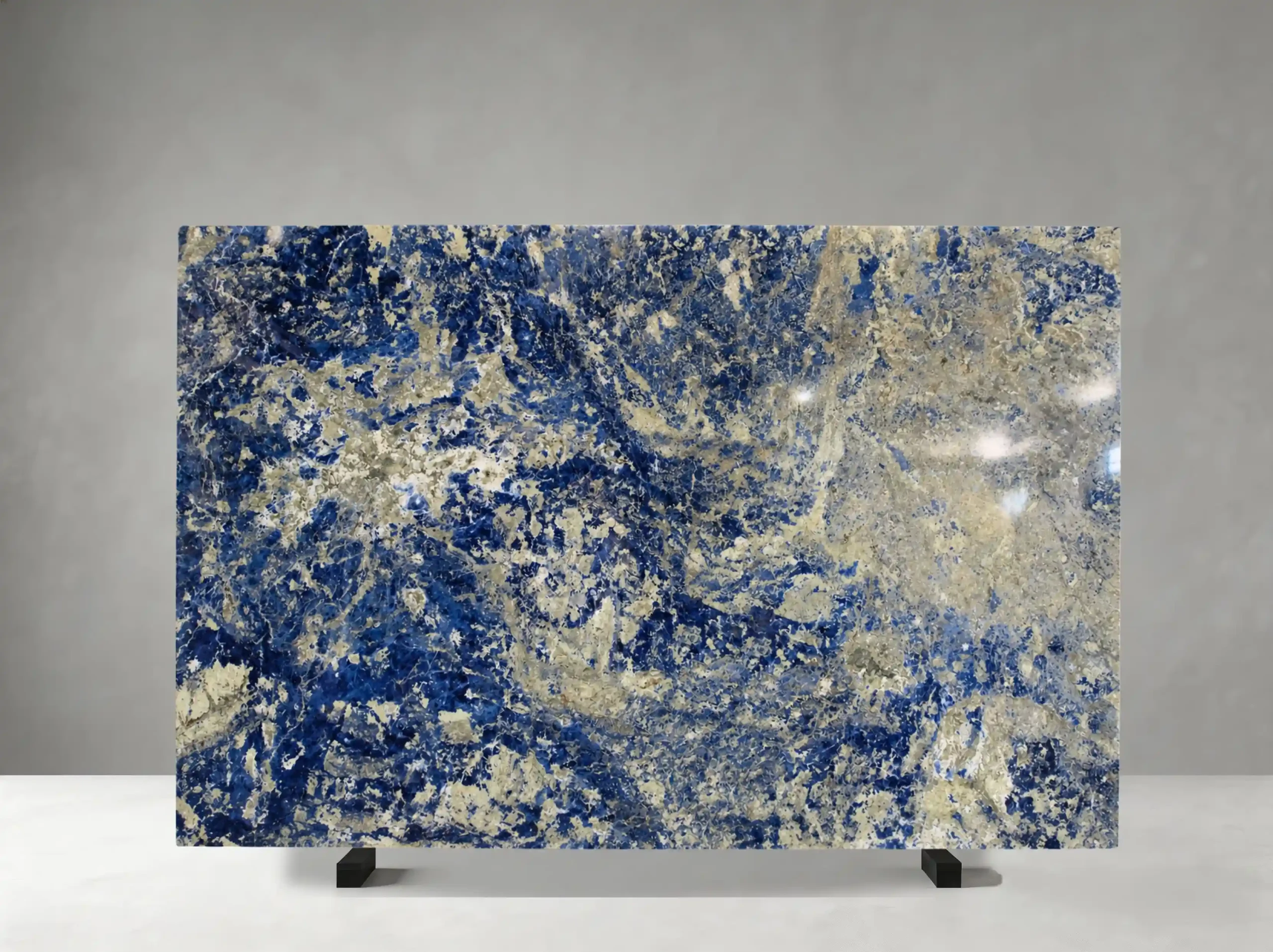 sodalite-blue-granite-slab-crystal-mineral-texture-04.webp sodalite blue granite slab crystal mineral texture for luxury stone projects