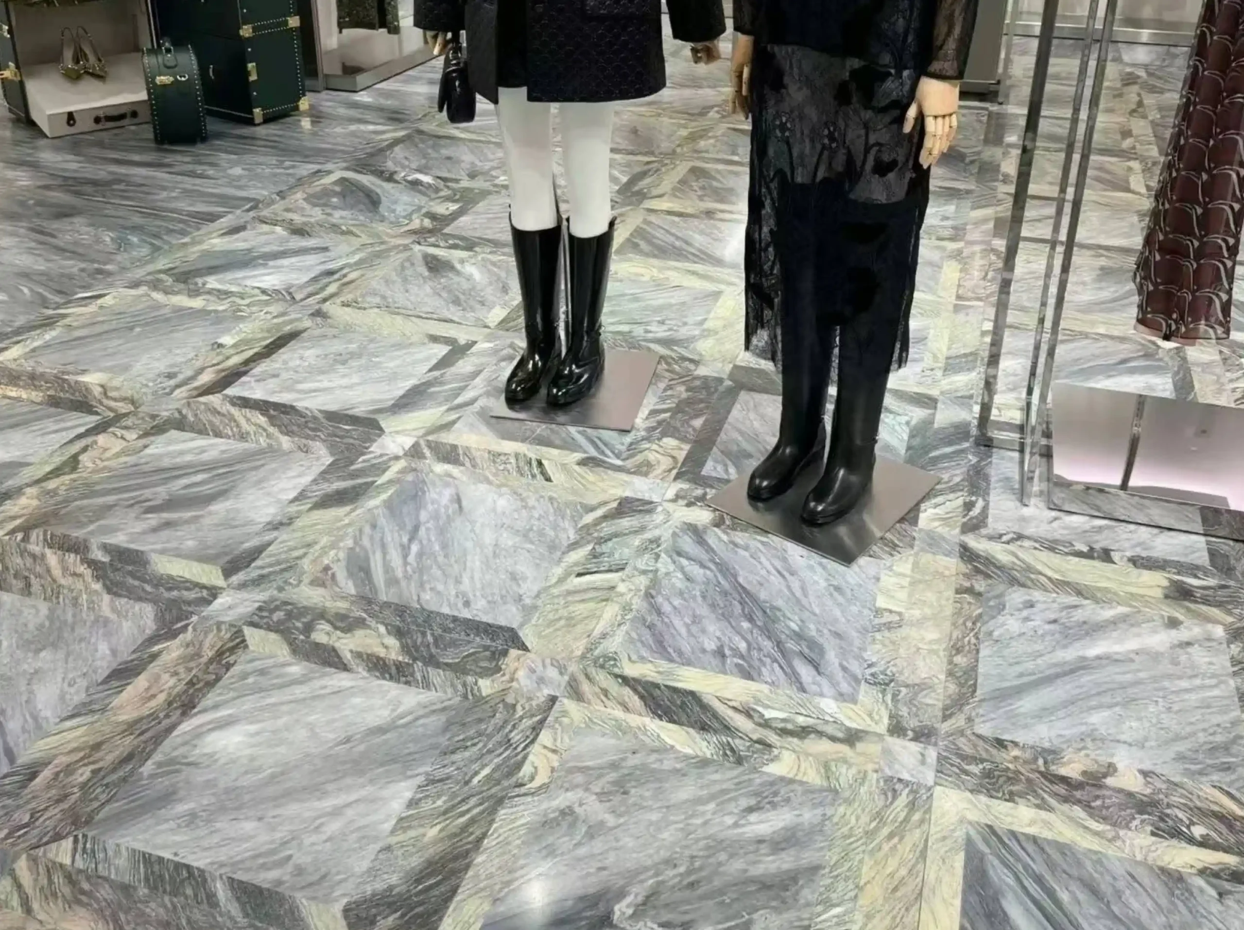 bardiglio-arabescato-marble-retail-store-flooring-03.webp Bardiglio Arabescato Marble flooring in a luxury retail store