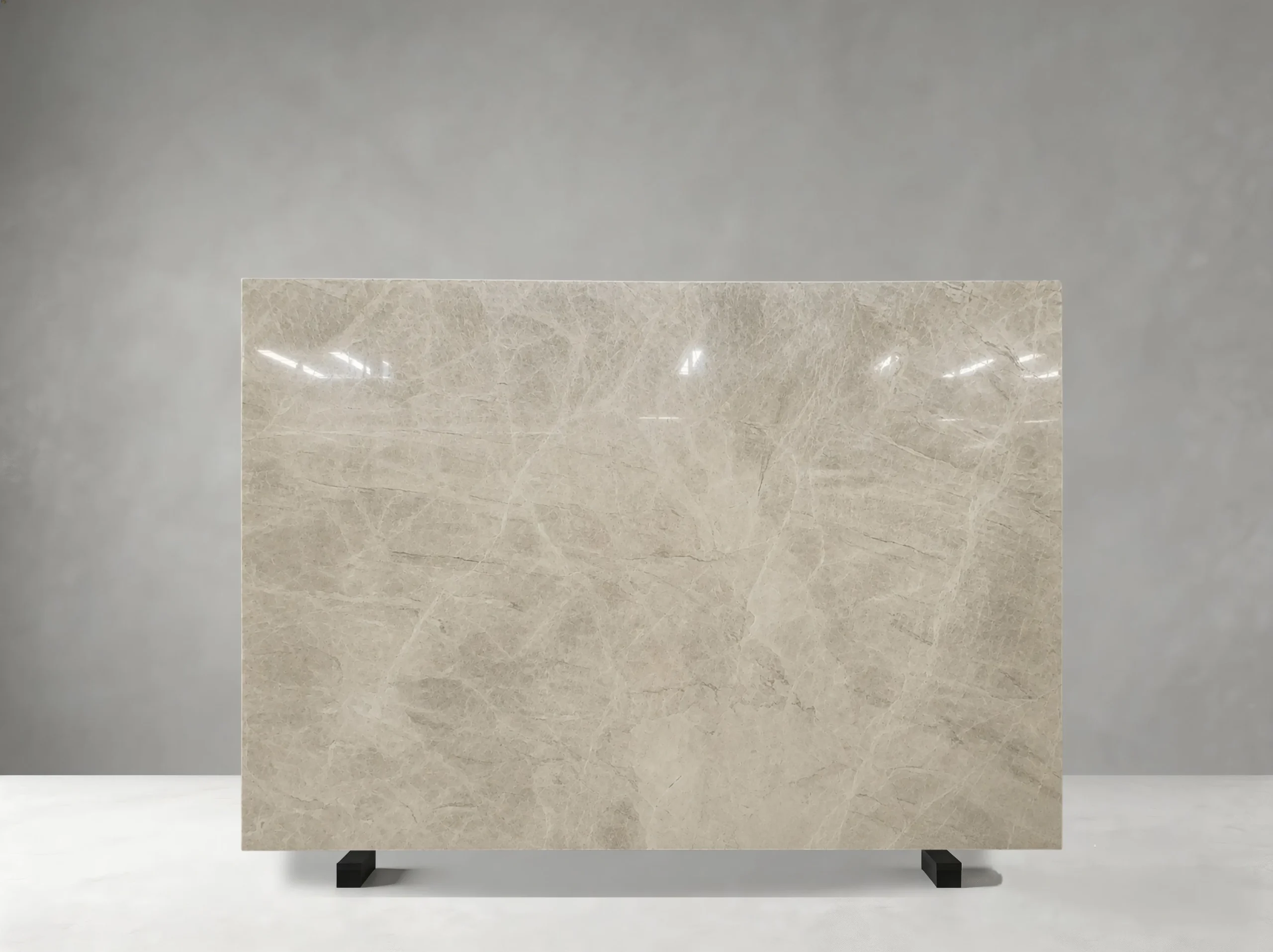 beige-matira-quartzite-natural-slab-01.webp Front view of polished Beige Matira Quartzite slab with layered beige-grey crystalline movement