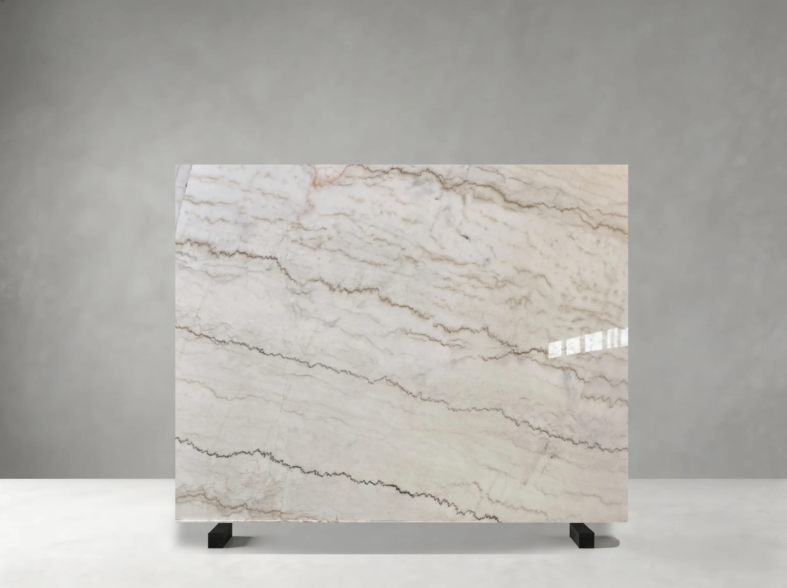 guangxi-white-marble-polished-slab-02.webp Guangxi White Marble slab with flowing beige-grey natural veins