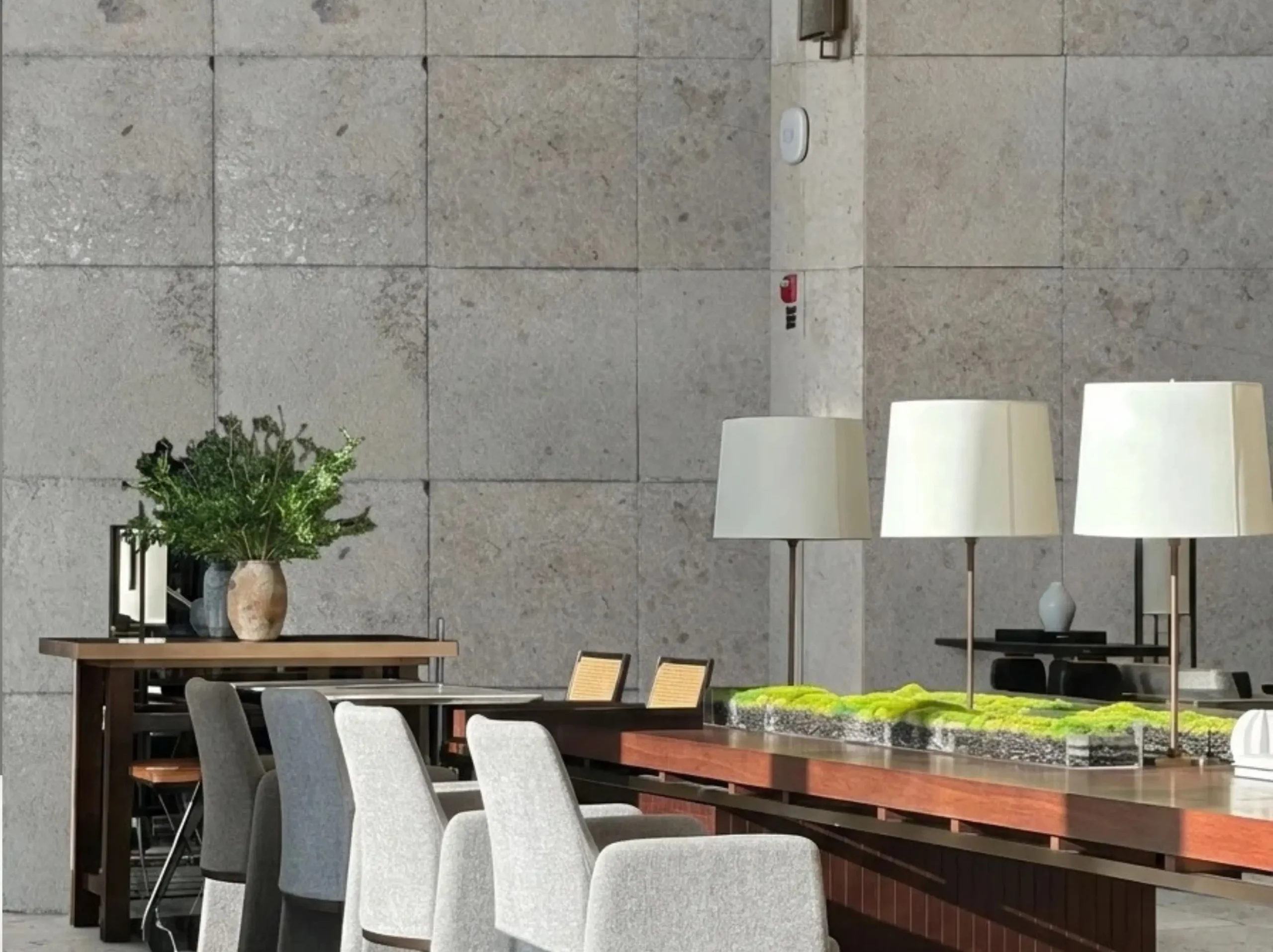 jura-gelb-limestone-dining-area-wall-tiles-02.webp jura gelb limestone dining area wall tiles with beige yellow natural texture