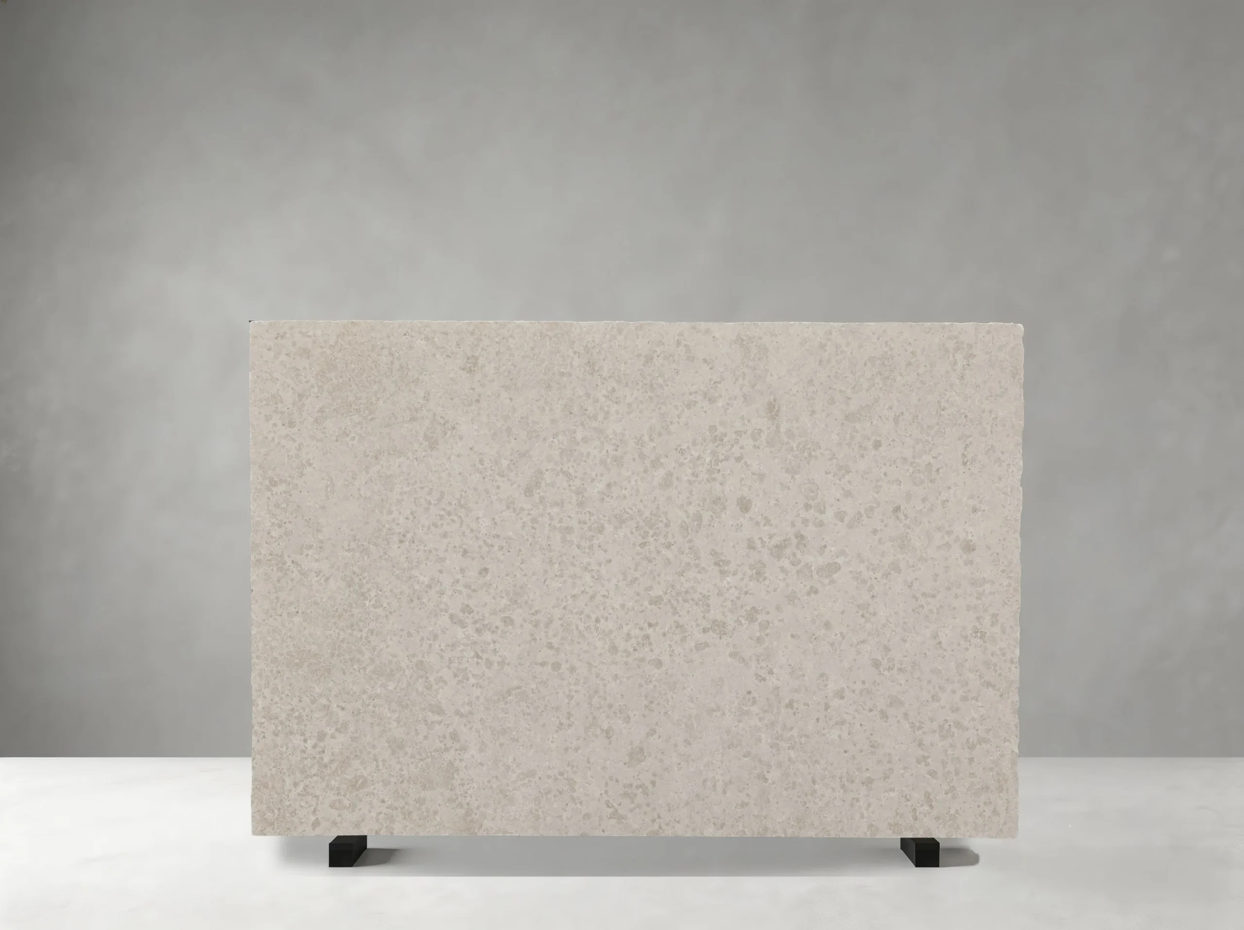 jura-gelb-limestone-slab-light-beige-texture-05.webp jura gelb limestone slab light beige surface with fine natural fossil markings