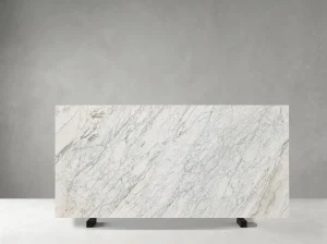 Marmi Bianco Ondulare Marble slab with soft flowing grey veins on a white background
