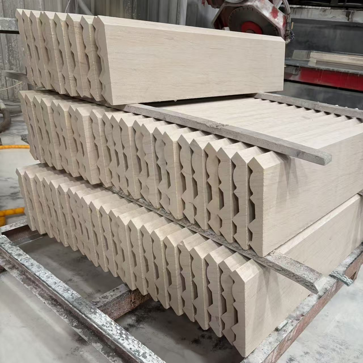 Moca Cream Limestone Cornice Factory Production Stack Stacked Moca Cream Limestone cornice pieces in Show Stone factory