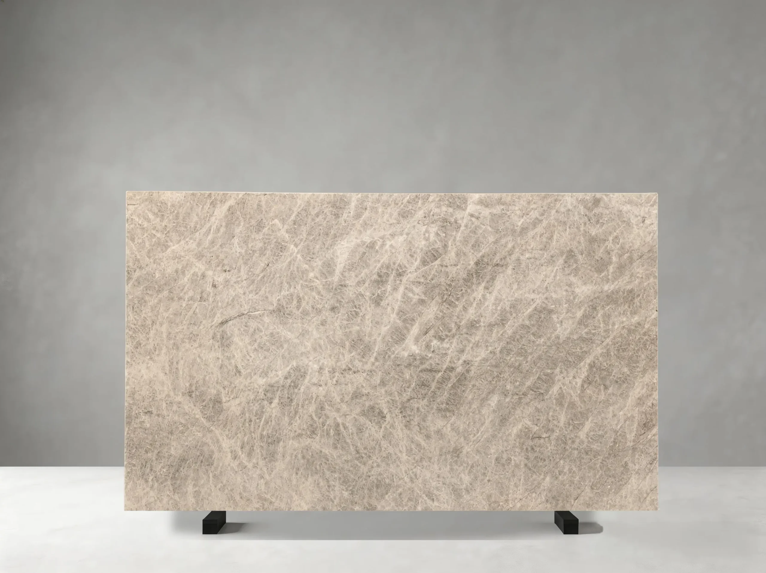 perla-santana-quartzite-crystalline-pattern-slab.webp Front view of Perla Santana Quartzite slab with dense pearl-beige crystalline pattern