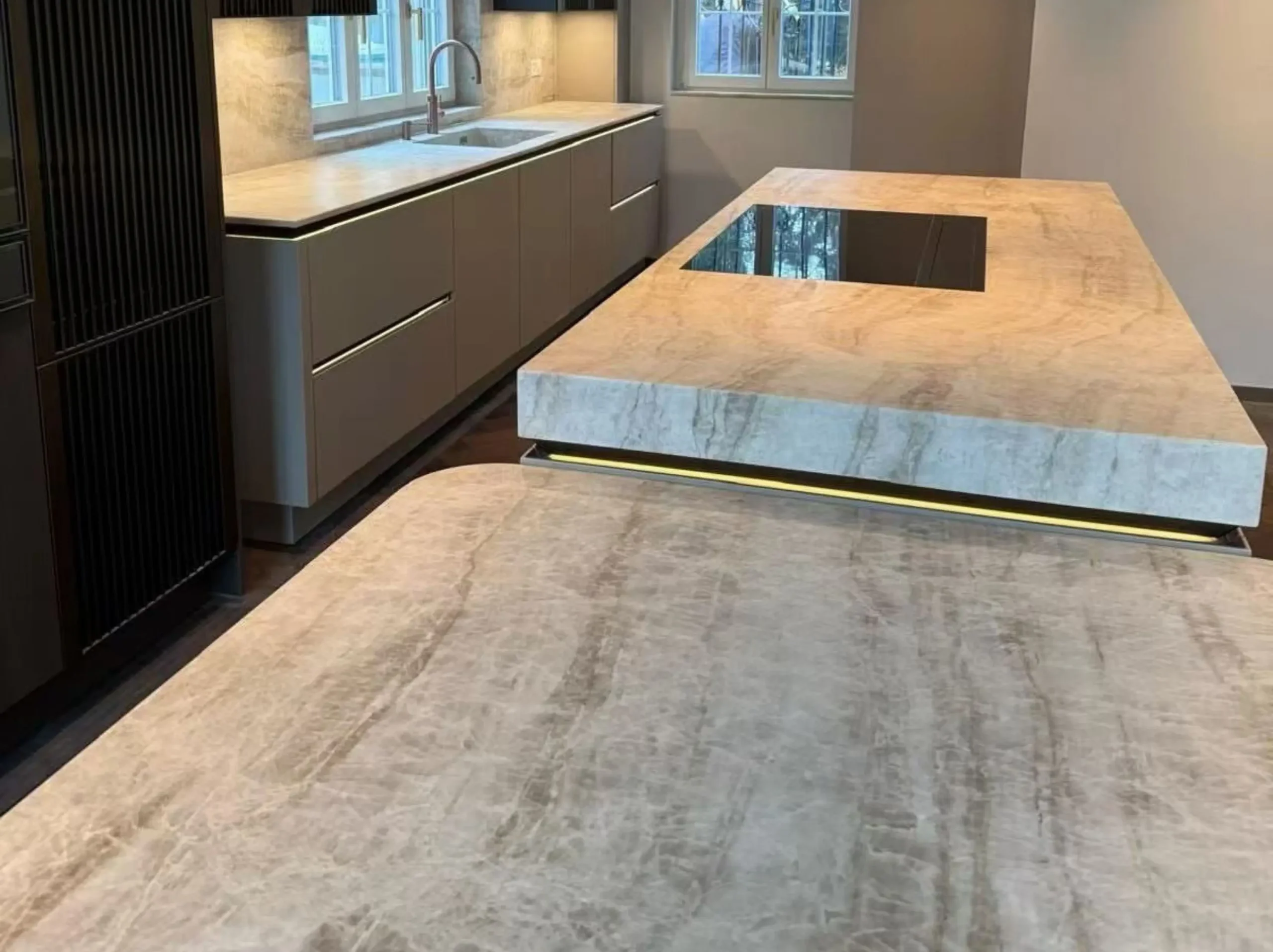 perla-venata-quartzite-kitchen-countertop-island.webp Perla Venata Quartzite kitchen island and countertops