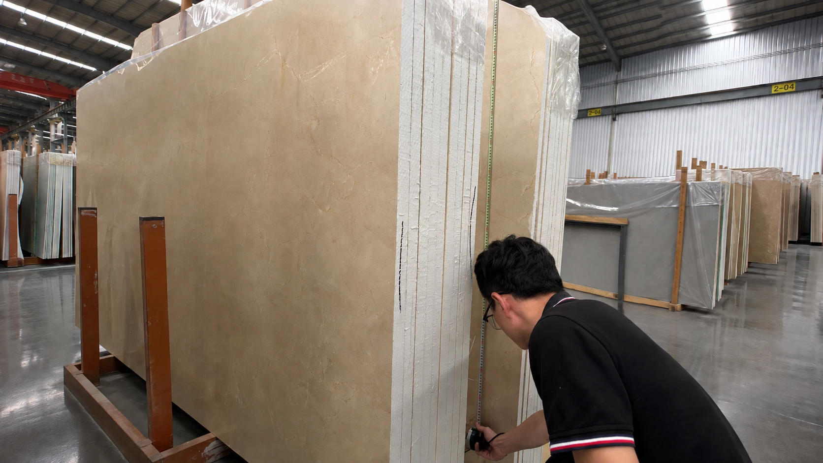 Quartzite Slab Dimension Measurement Inspection Quartzite slab dimension measurement before overseas purchasing and fabrication