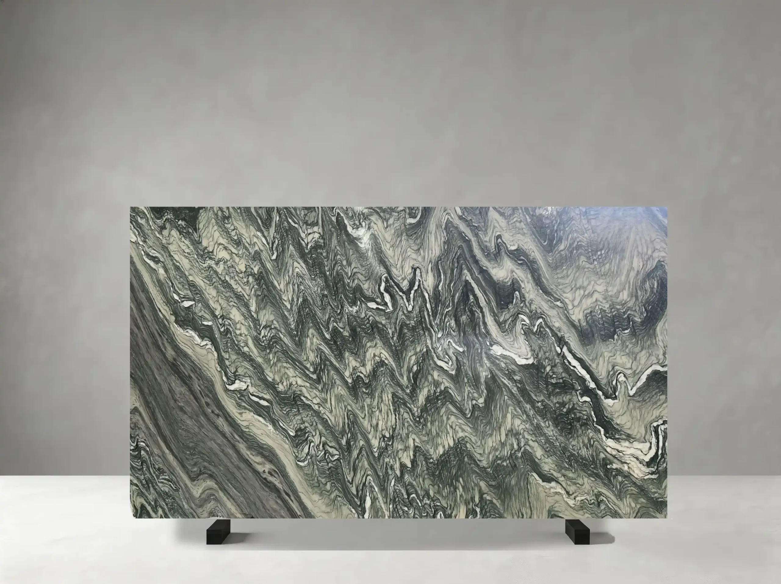 Cipollino Ondulato Marble slab with green, grey and white tones with strongly undulating linear veining